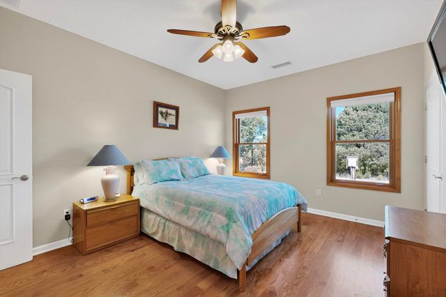 33 Western Trail, Tijeras, NM 87059