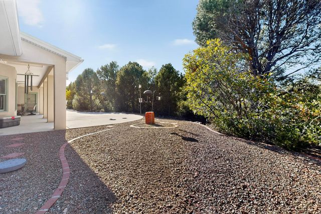 33 Western Trail, Tijeras, NM 87059