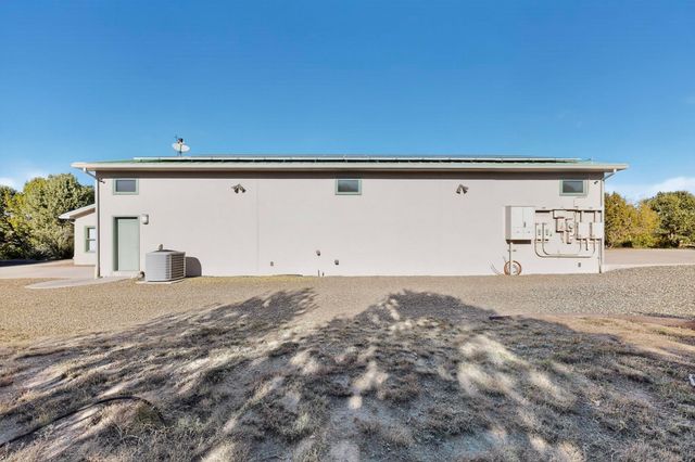 33 Western Trail, Tijeras, NM 87059