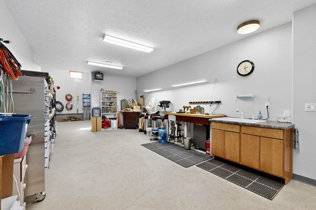 33 Western Trail, Tijeras, NM 87059