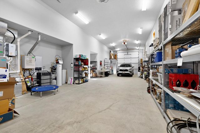 33 Western Trail, Tijeras, NM 87059