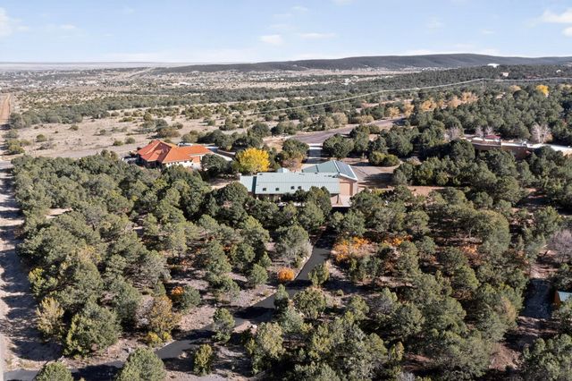 33 Western Trail, Tijeras, NM 87059