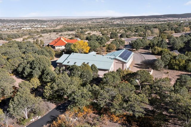 33 Western Trail, Tijeras, NM 87059