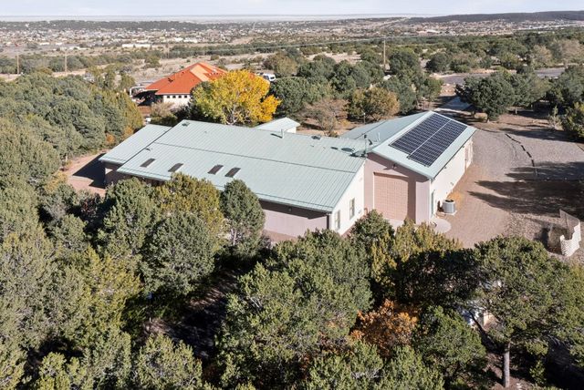 33 Western Trail, Tijeras, NM 87059