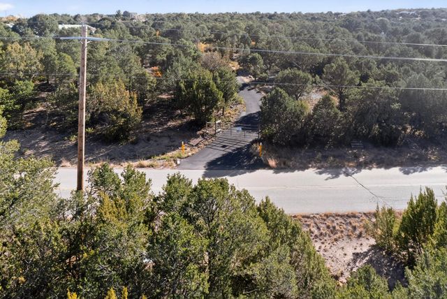 33 Western Trail, Tijeras, NM 87059