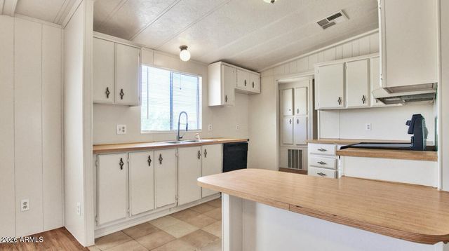 39805 N NEW RIVER Road, Phoenix, AZ 85086