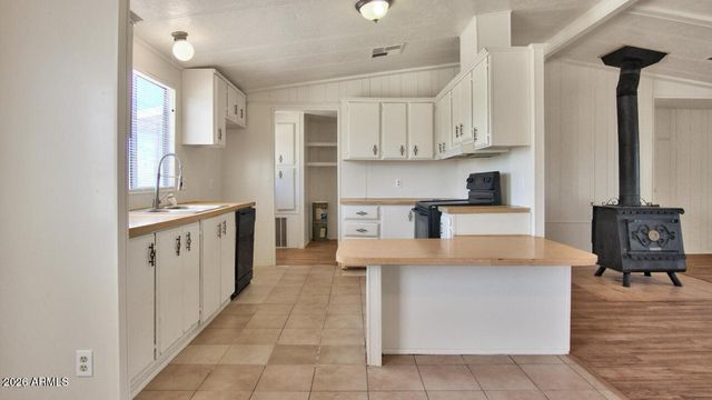 39805 N NEW RIVER Road, Phoenix, AZ 85086