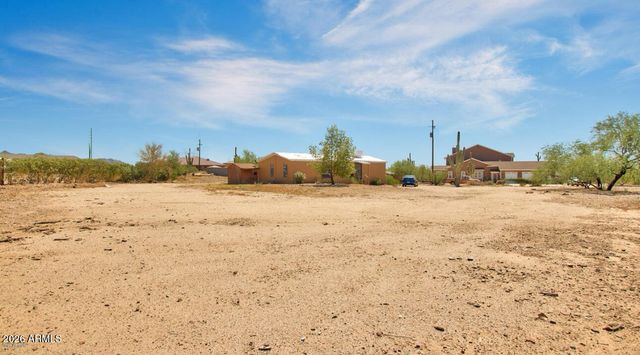 39805 N NEW RIVER Road, Phoenix, AZ 85086