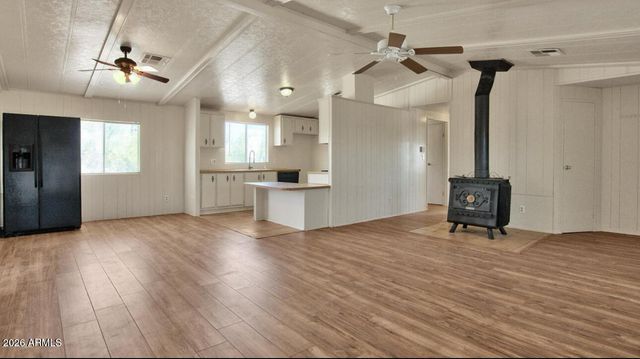 39805 N NEW RIVER Road, Phoenix, AZ 85086