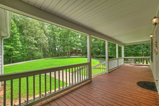 226 Bailey Farm Drive, Mineral Bluff, GA 30559