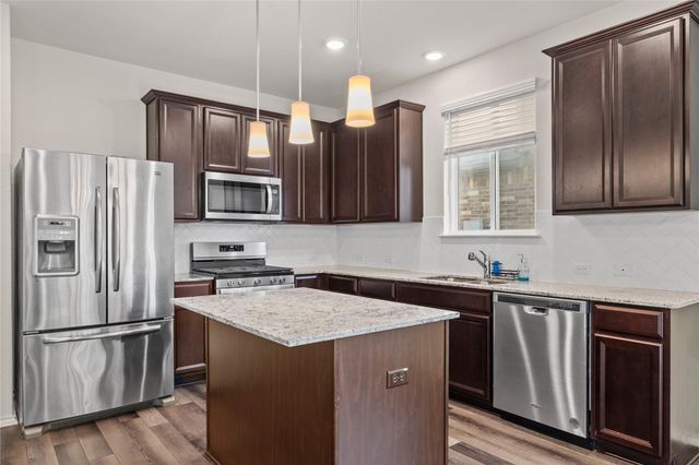 118 Grace Lilly DR, Buda, TX 78610