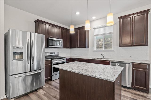 118 Grace Lilly DR, Buda, TX 78610