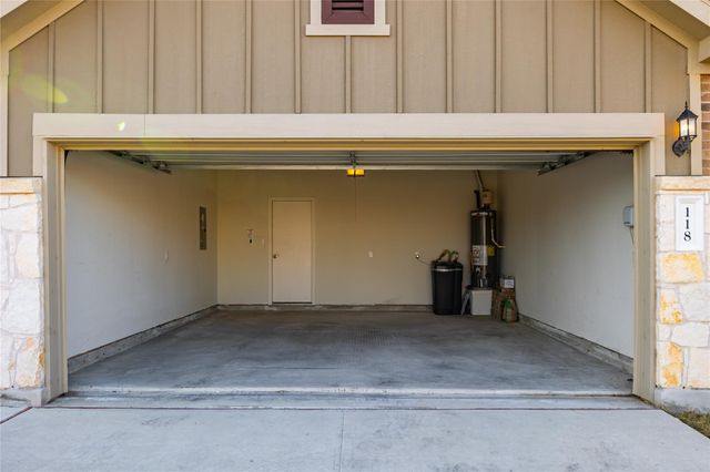 118 Grace Lilly DR, Buda, TX 78610