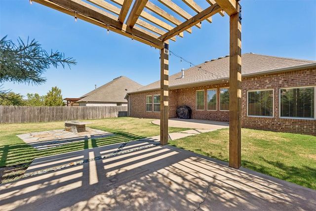 18617 Barcas Road, Edmond, OK 73012