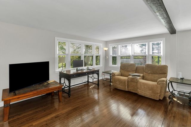 94 Porter Rd, East Longmeadow, MA 01028