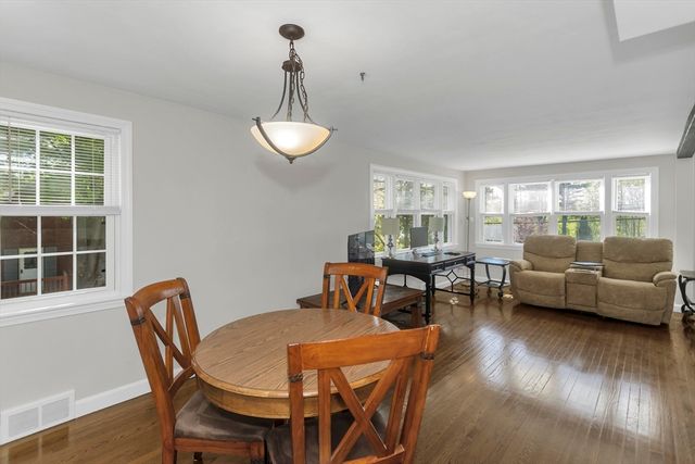 94 Porter Rd, East Longmeadow, MA 01028