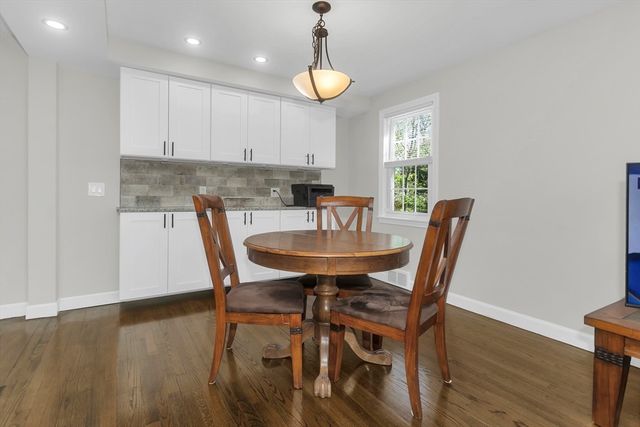 94 Porter Rd, East Longmeadow, MA 01028