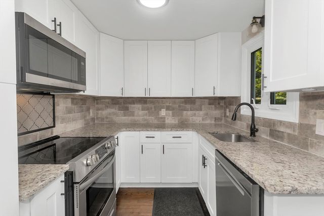 94 Porter Rd, East Longmeadow, MA 01028
