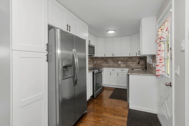 94 Porter Rd, East Longmeadow, MA 01028