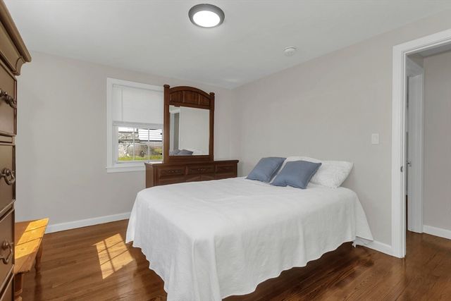 94 Porter Rd, East Longmeadow, MA 01028