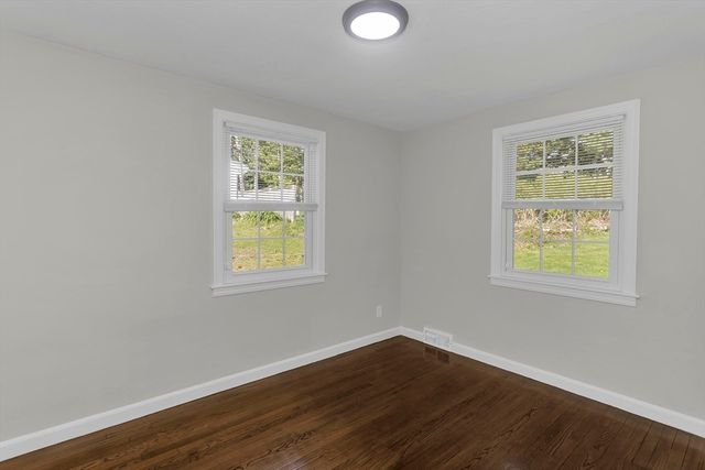 94 Porter Rd, East Longmeadow, MA 01028