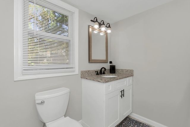 94 Porter Rd, East Longmeadow, MA 01028