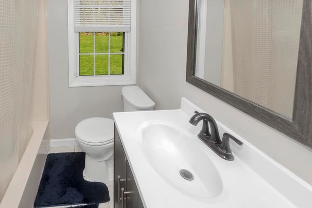 94 Porter Rd, East Longmeadow, MA 01028