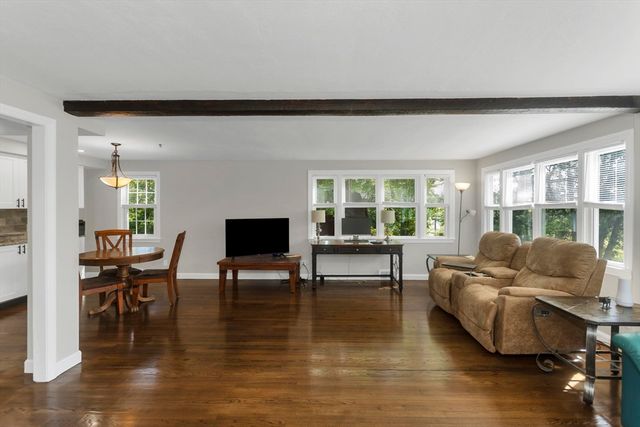 94 Porter Rd, East Longmeadow, MA 01028