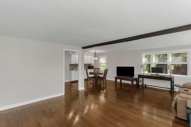 94 Porter Rd, East Longmeadow, MA 01028
