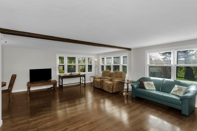 94 Porter Rd, East Longmeadow, MA 01028