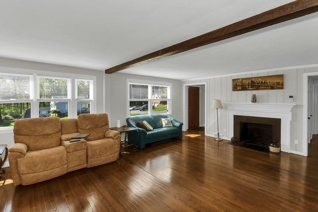 94 Porter Rd, East Longmeadow, MA 01028