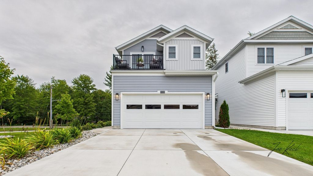 7230 Atwater Drive, Norton Shores City, MI 49456