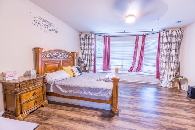 2404 Fountain Drive, Irving, TX 75063