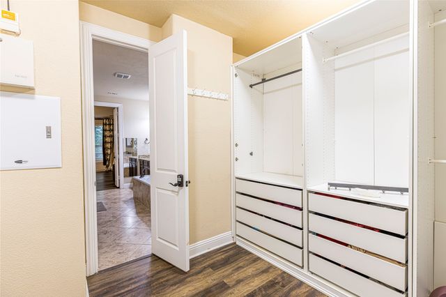 2404 Fountain Drive, Irving, TX 75063