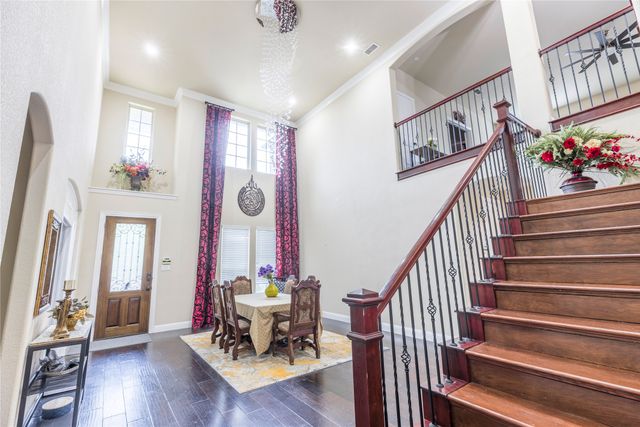 2404 Fountain Drive, Irving, TX 75063