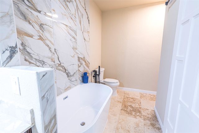2404 Fountain Drive, Irving, TX 75063