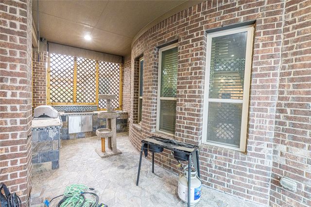 2404 Fountain Drive, Irving, TX 75063