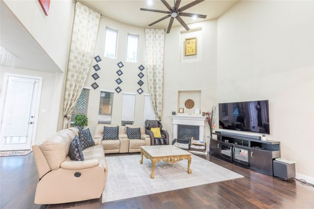 2404 Fountain Drive, Irving, TX 75063