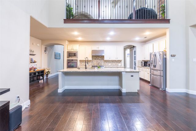 2404 Fountain Drive, Irving, TX 75063