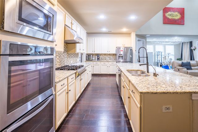 2404 Fountain Drive, Irving, TX 75063
