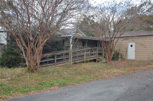 101 Mauldin Circle, Iva, SC 29655