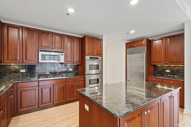 415 E North Water Street 1003, Chicago, IL 60611