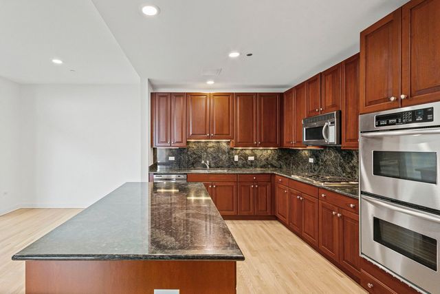 415 E North Water Street 1003, Chicago, IL 60611