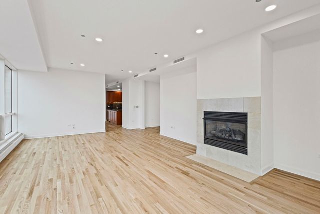 415 E North Water Street 1003, Chicago, IL 60611