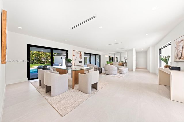 14323 SW 80th Ave, Palmetto Bay, FL 33158