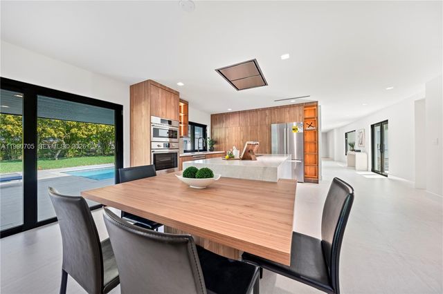 14323 SW 80th Ave, Palmetto Bay, FL 33158