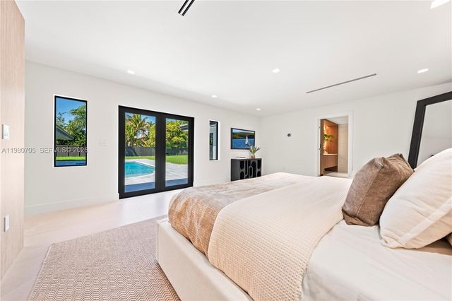 14323 SW 80th Ave, Palmetto Bay, FL 33158