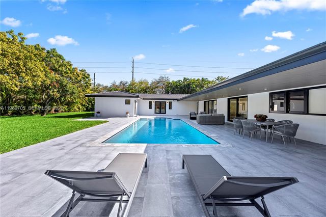 14323 SW 80th Ave, Palmetto Bay, FL 33158