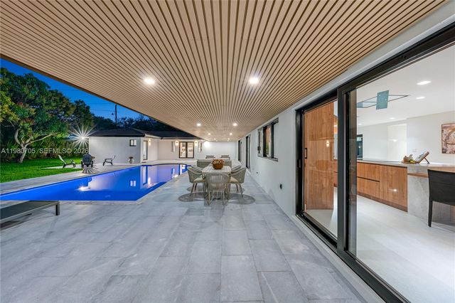 14323 SW 80th Ave, Palmetto Bay, FL 33158