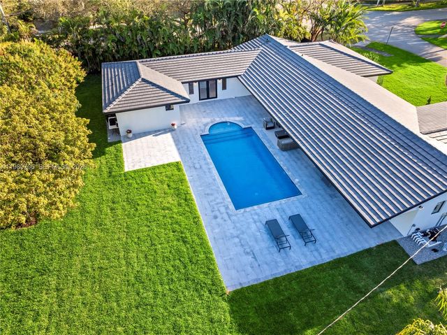 14323 SW 80th Ave, Palmetto Bay, FL 33158